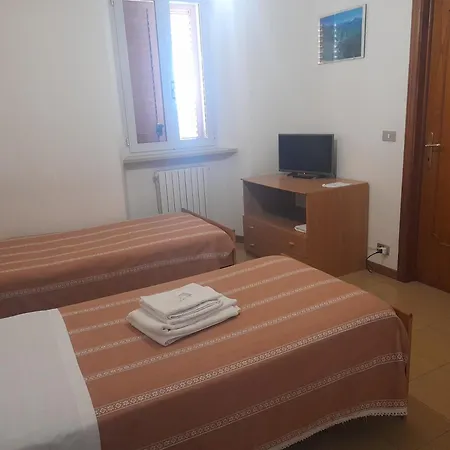 Guest house La Colombella 3*